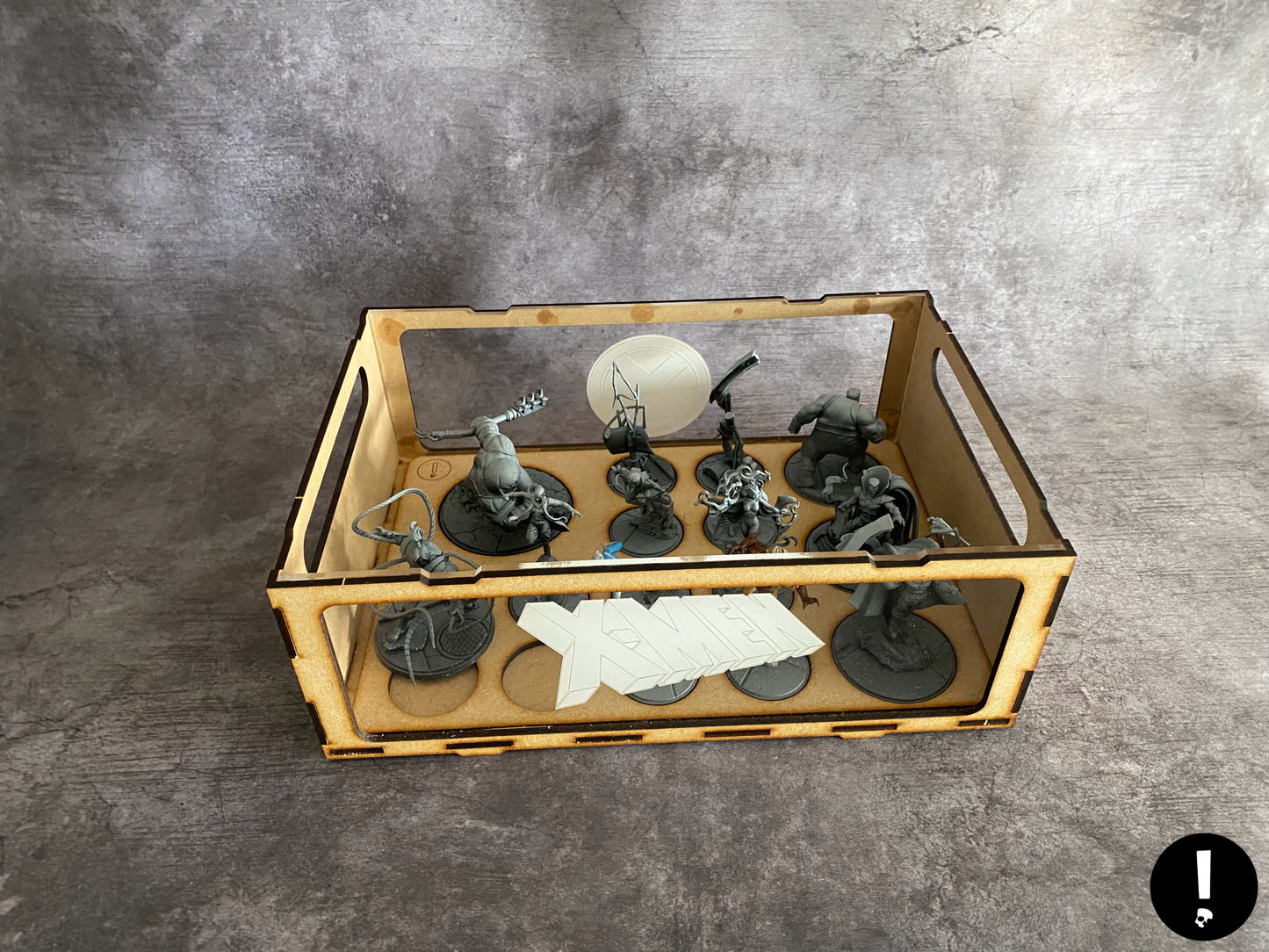 Customisable stackable miniature storage tray